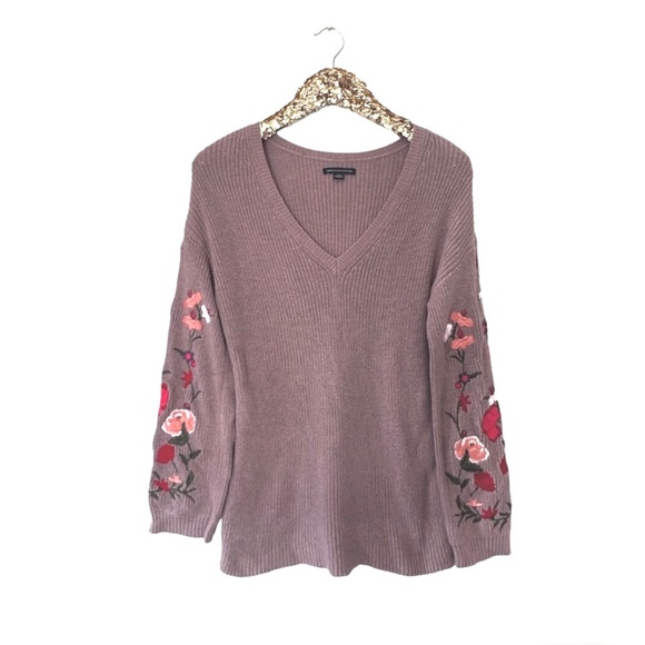 American Eagle Sweater Womens Pink Floral Embroidered V-Neck - Picture 1 of 6